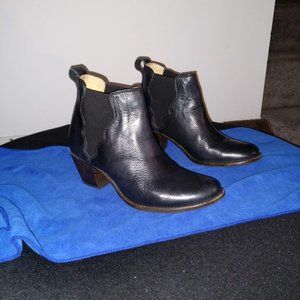 Frye Chelsea Boots, Size 6.5, EUC